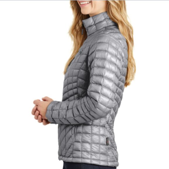 North Face® $100 off❤️Ladies Thermoball™ Trekker Jacket - Picture 3 of 12